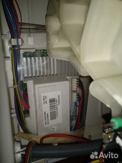 Продам стиральную машинку Hotpoint Ariston