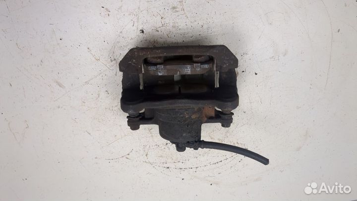 Суппорт правый передний Pontiac Vibe 1, 2006