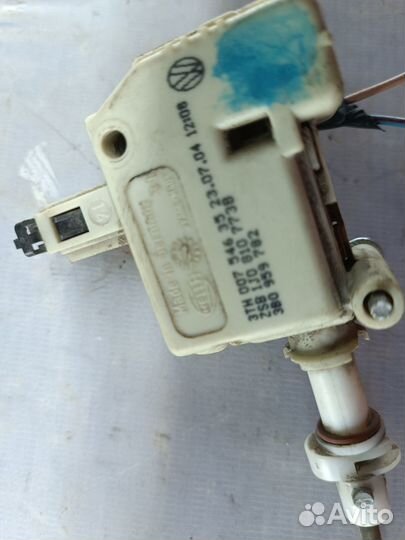 Активатор лючка топливного бака Volkswagen Jetta