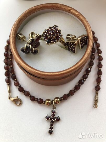 Серьги, кольцо(продано), крестик с гранатами Чехия