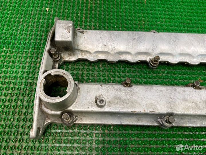 Крышка головки блока цилиндров Mitsubishi Carisma