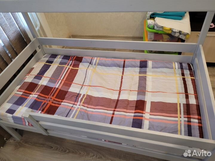 Детская кровать домик с матрасом