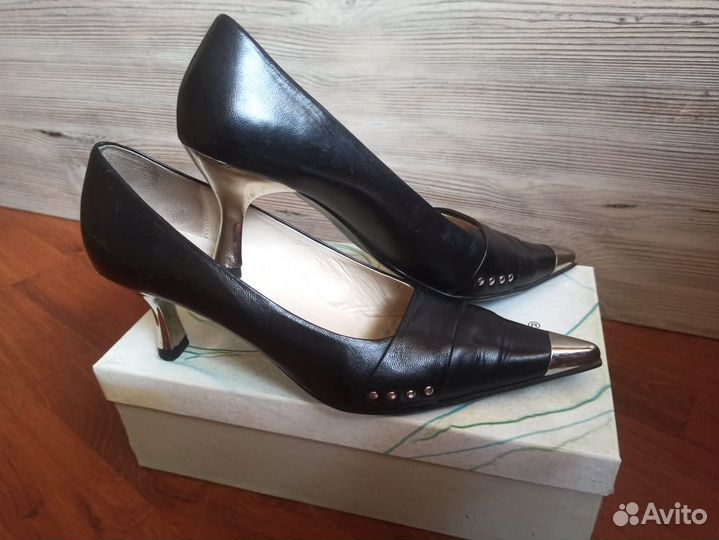 Туфли лодочки черные 39