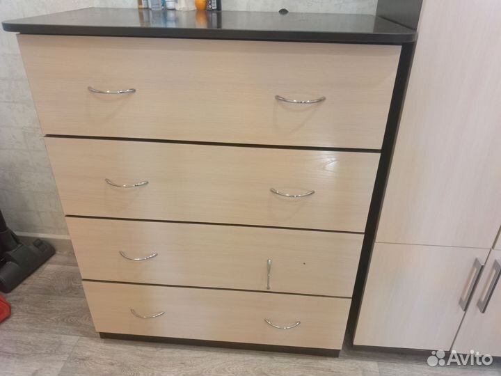 Продам прихожую + комод