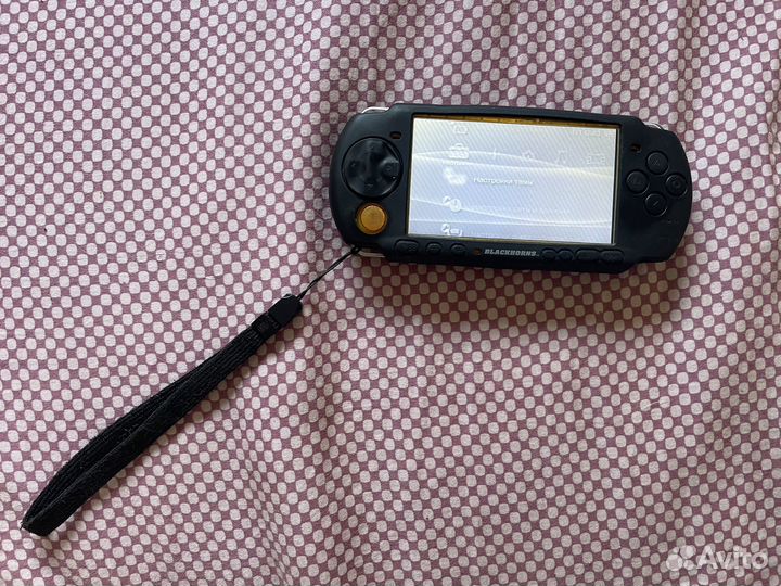 Портативная игровая приставка Sony psp 2000