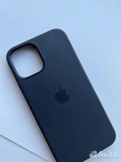 Оригинальный чехол на iPhone 12
