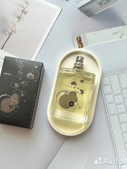 Духи молекула 01