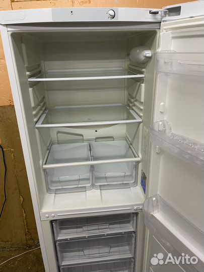 Холодильник Indesit, немного б/у