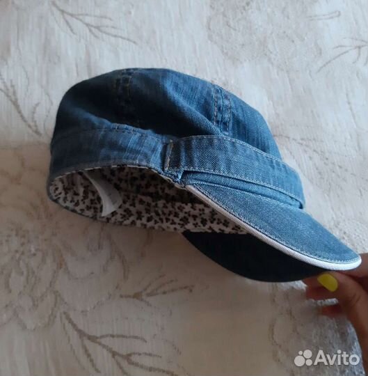 Много шапочек на девочку