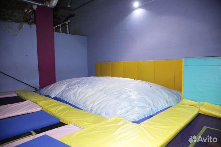 Надувная подушка для развлекательных центров