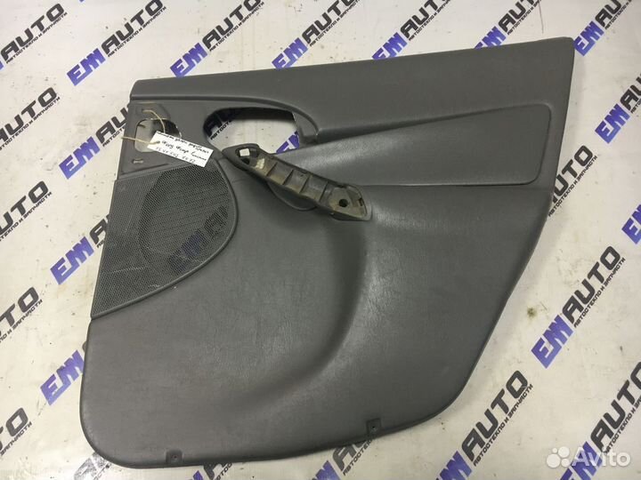 Обшивка двери задней правой Форд Фокус 1 америка