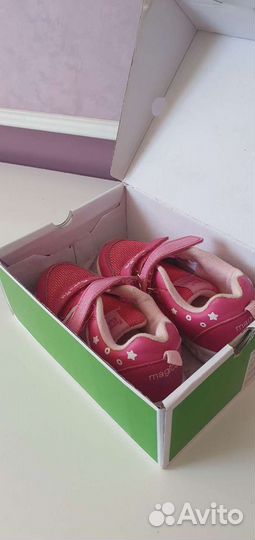 Кроссовки для девочки 29 р