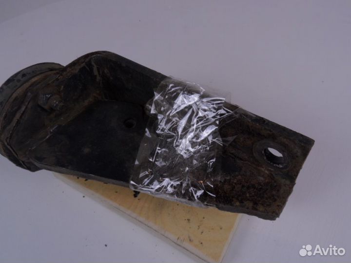 Отбойник задней рессоры б/у iveco 0914