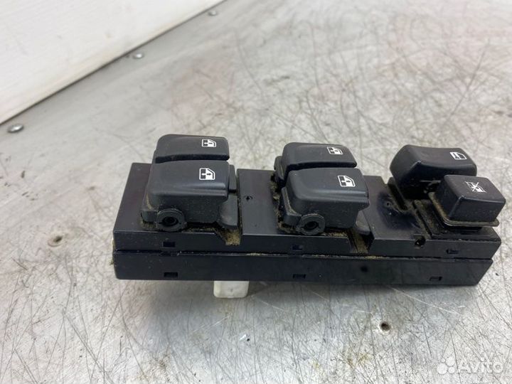 Блок управления стеклоподъемником Kia Magentis 2