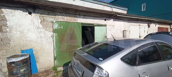 Гараж, > 30 м²