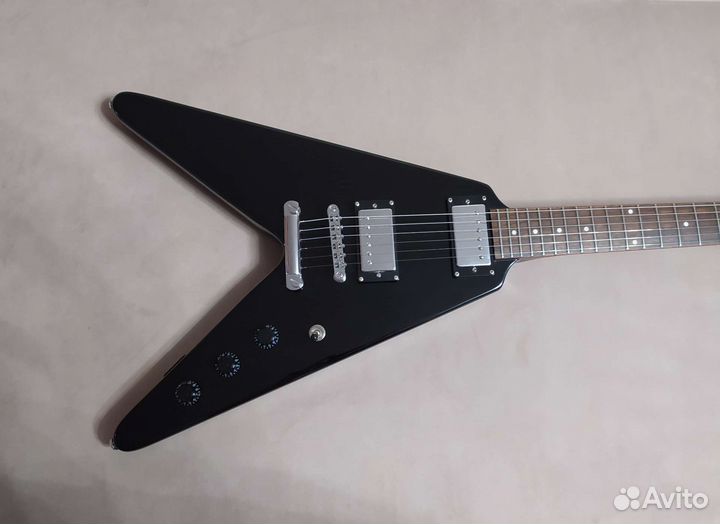 Гитара Flying V Samik Greg Bennett