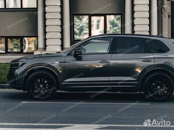 Кованые диски R22 на Volkswagen Touareg