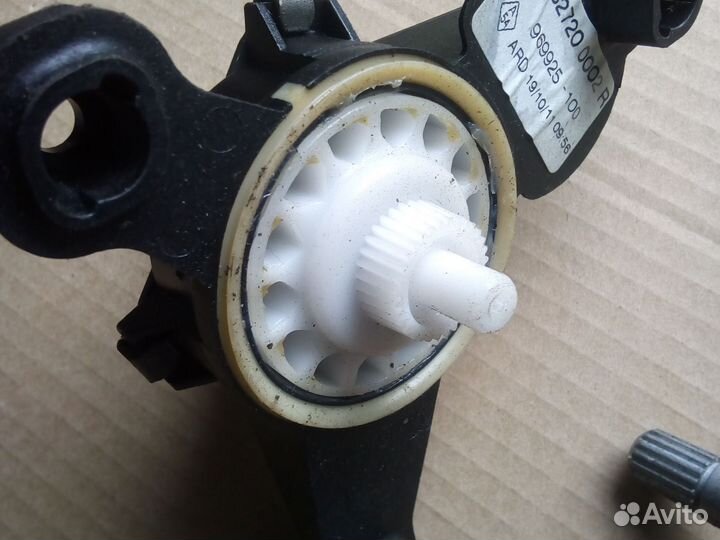 Рено Флюенс Меган3 - Механизм ст.подьемника задн