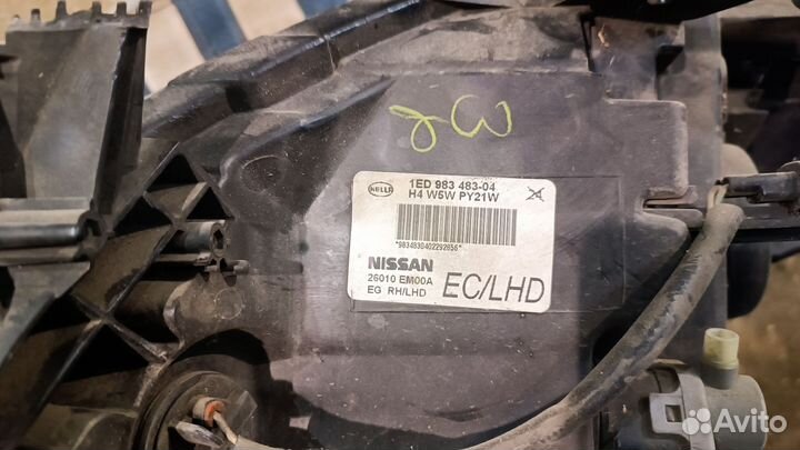 Фара nissan tiida