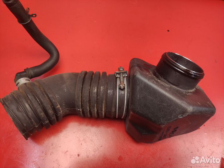 Впускной патрубок Toyota 4Runner 3vz 1987-1995