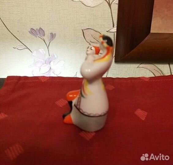 Статуэтка Танец гопачок, фарфор, роспись
