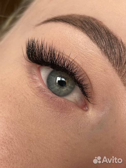 Наращивание ресниц. Анатомическая кушетка