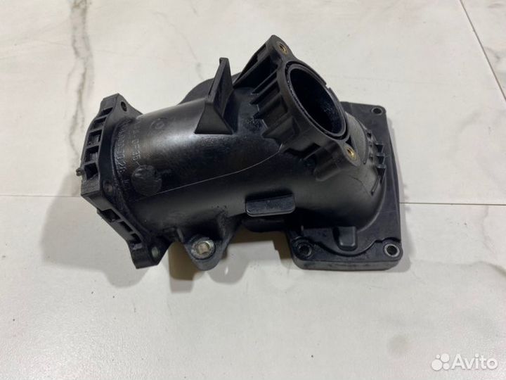 Патрубок впускного коллектора Mercedes OM651