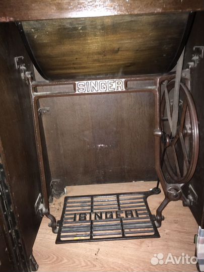 Швейная машинка ретро Singer (zinger)