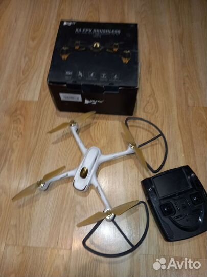 Квадрокоптер hubsan h501SS