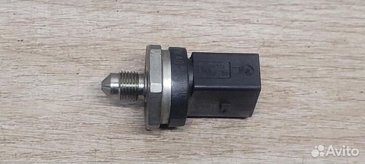 Датчик давления топлива VW Touareg FL