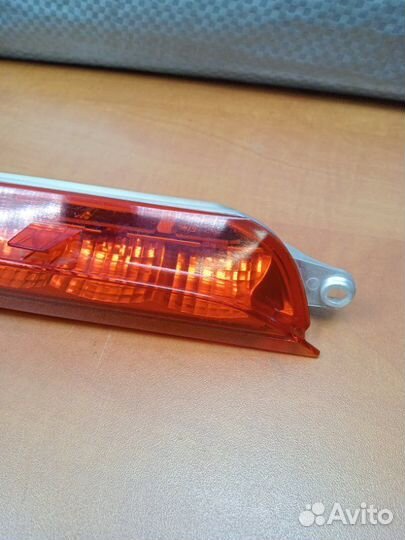 Фонарь задний (стоп сигнал) Mercedes-Benz