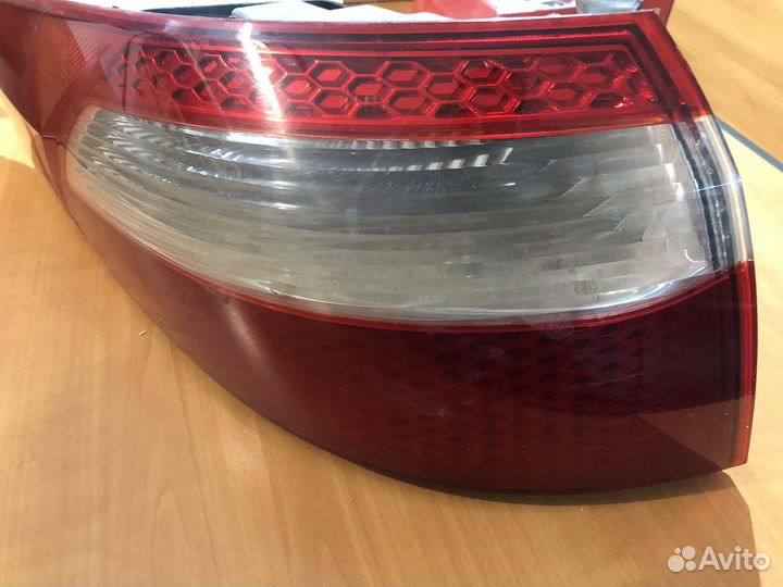 Задняя правая фара на kia rio 3