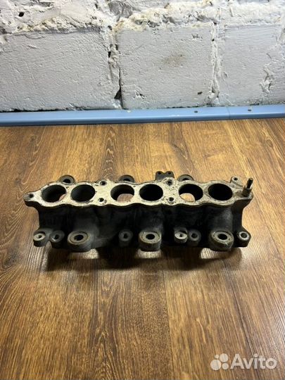 Коллектор впускной Nissan Cefiro 32 2 1995