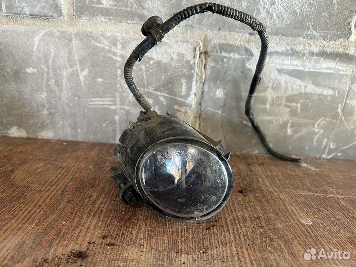 Противотуманная фара Mitsubisi Lanser 10