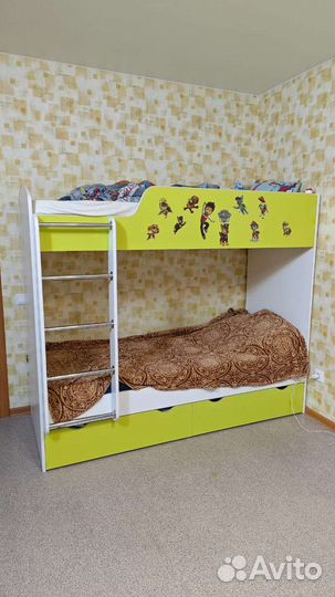 Двухъярусная кровать бу с матрасами