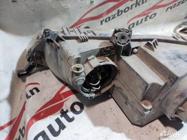 Фара галогеновая правая Honda Civic 5D 2007