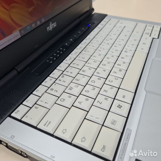 Fujitsu S751 i5-2520M vPro/4GB/120GB SSD/HD 3000