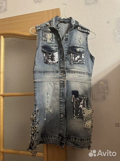 Джинсовая жилетка