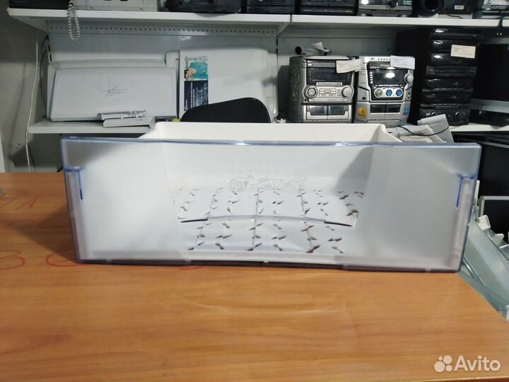 Ящик морозильной камеры холодильника Бирюса