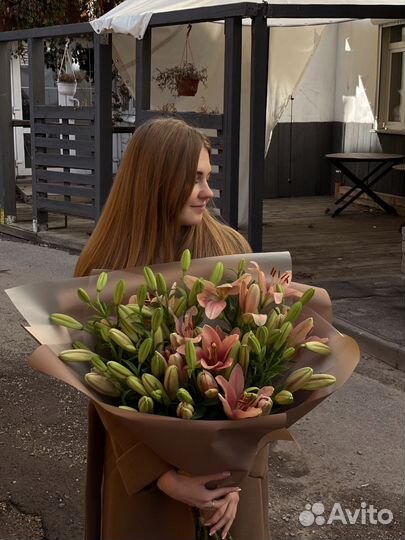 Лилии цветы букеты доставка