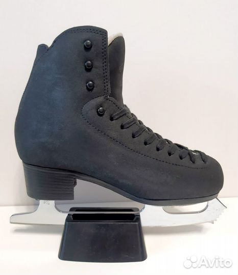Коньки фигурные Risport Excellence размер 235