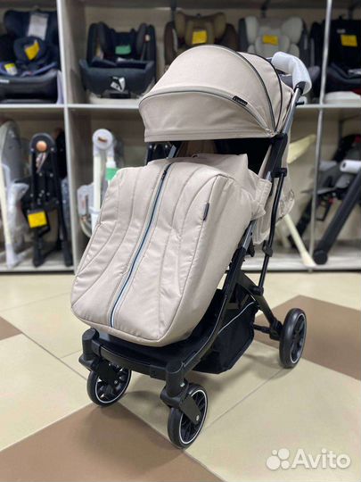 Новая легкая прогулочная коляска Luxmom V3