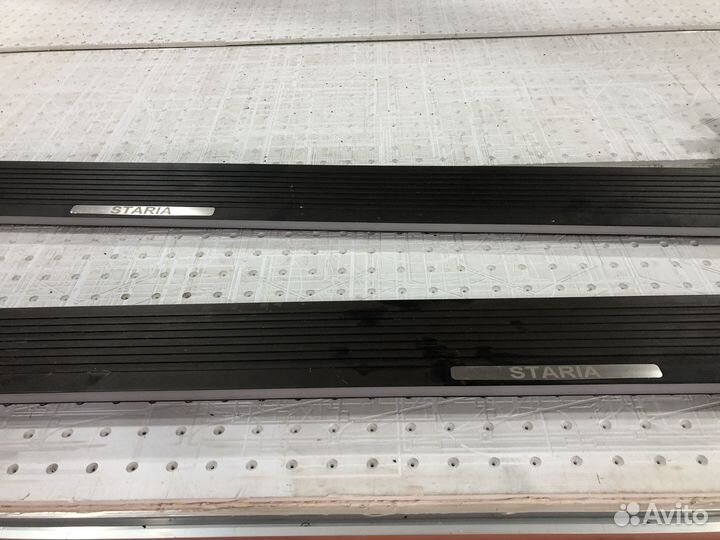 Пороги на Staria выдвижные