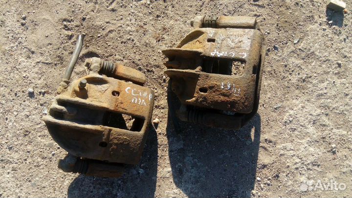 Суппорт передний на Митсубиси Спейс Стар 03г