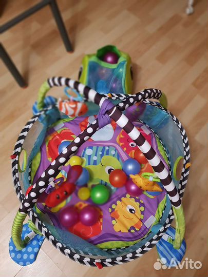 Сухой бассейн с шариками