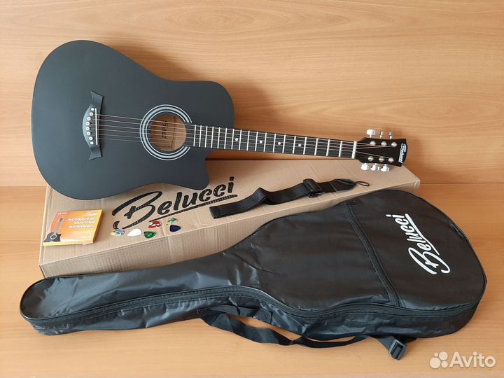 Акустическая гитара