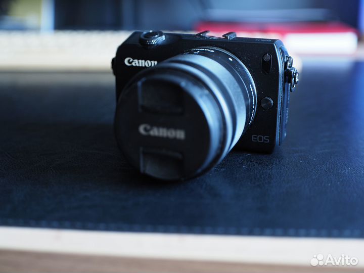 Canon EOS M + 18-55mm kit