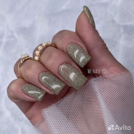 Модель на маникюр и педикюр