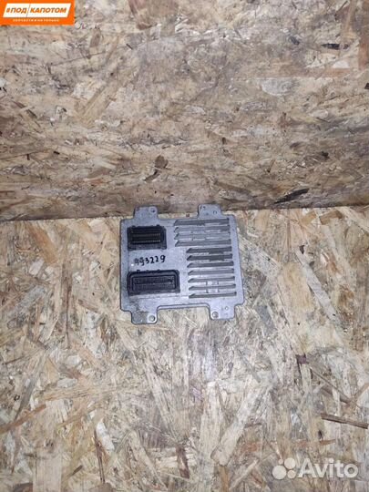 Блок управления двигателем Opel Astra J 12654172