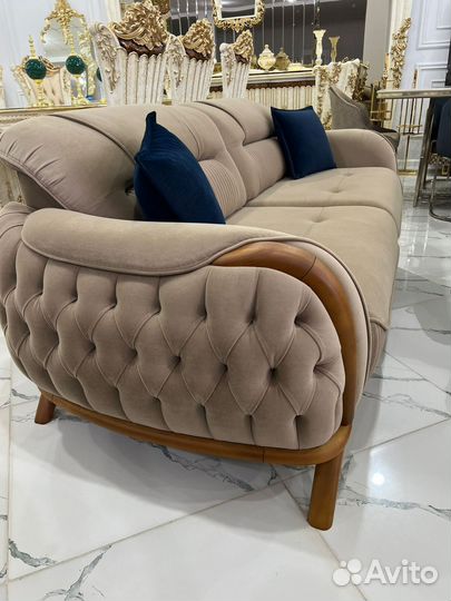 Стол и стулья